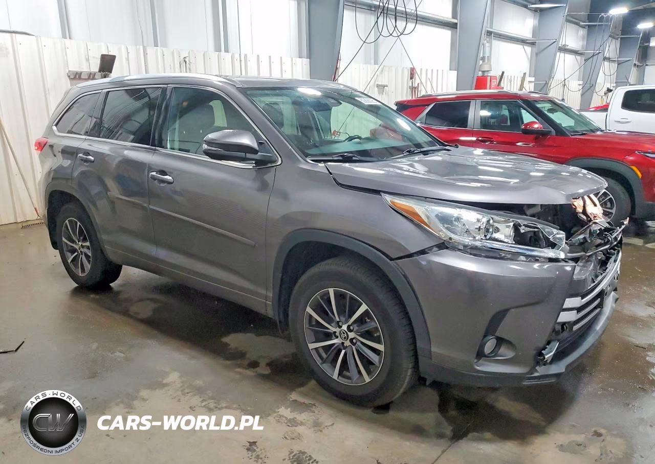 2018 Toyota Highlander Xle VIN:5TDJZRFH4JS498004 - 4