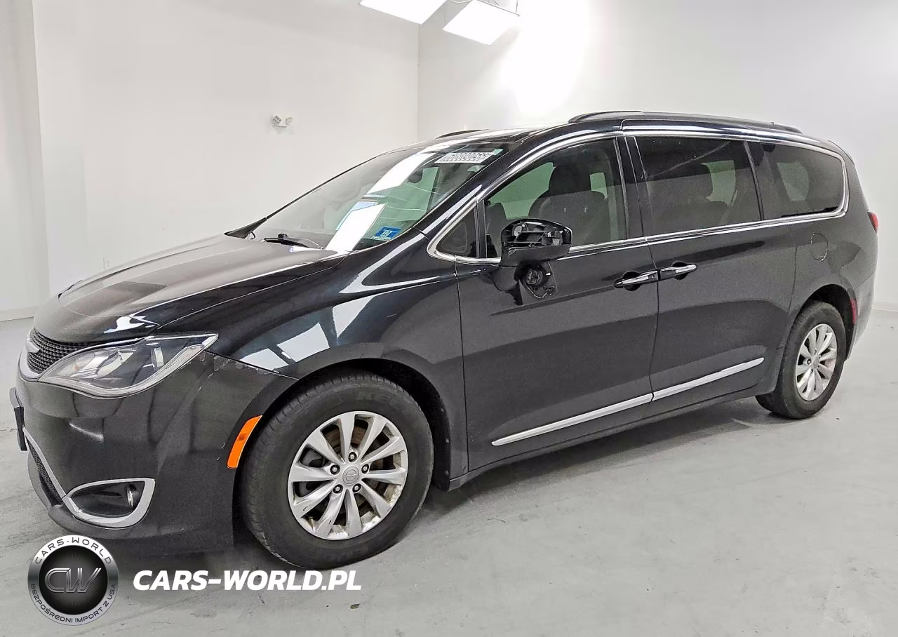 2017 Chrysler Pacifica Touring L – zdjęcie 1 z 14