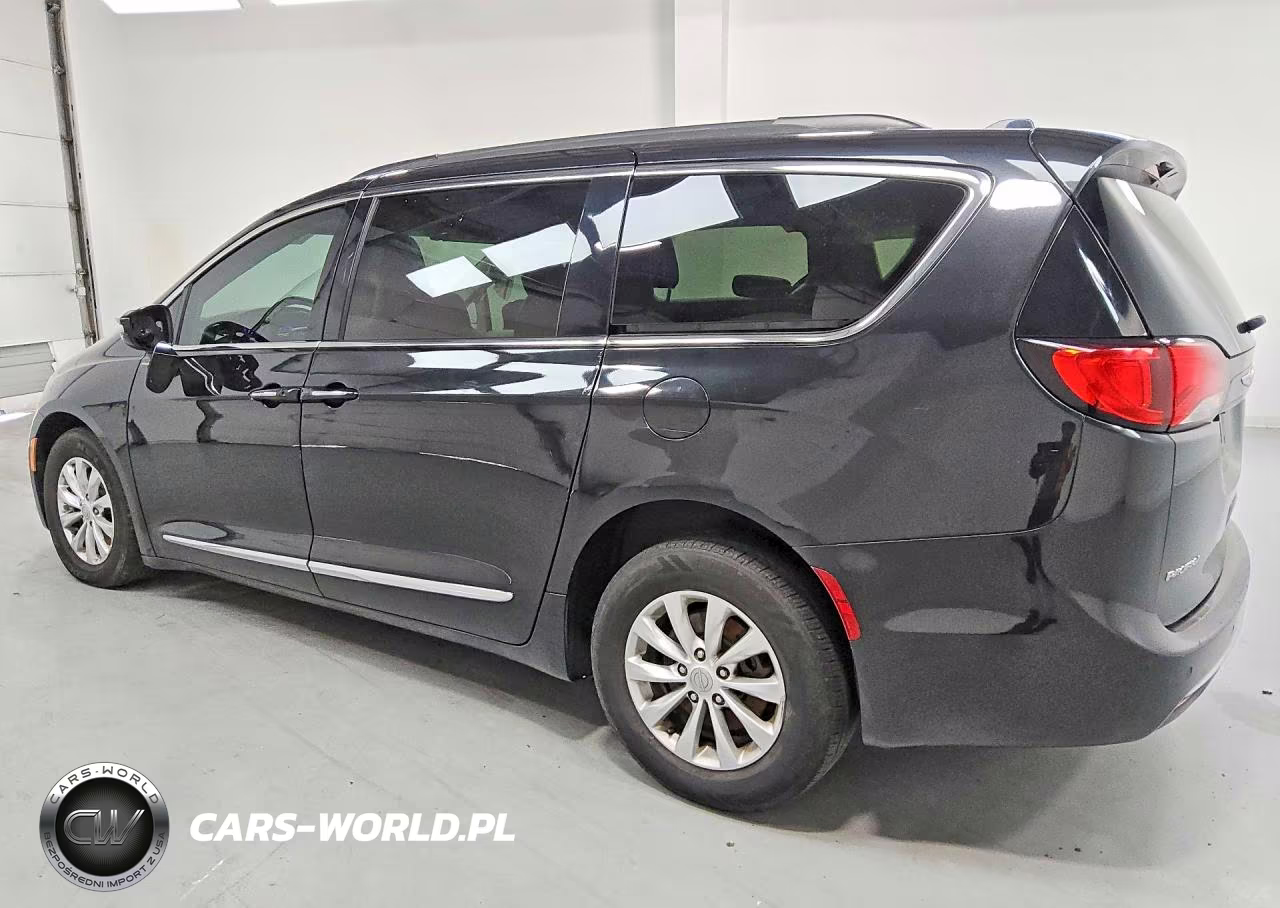 2017 Chrysler Pacifica Touring L VIN:2C4RC1BG5HR535325 - 2