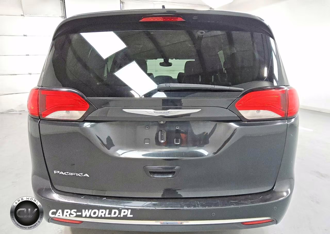 2017 Chrysler Pacifica Touring L VIN:2C4RC1BG5HR535325 - 6