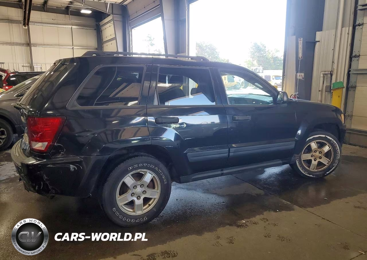 2005 Jeep Grand Cherokee Laredo VIN:1J4GR48K05C711487 - 3