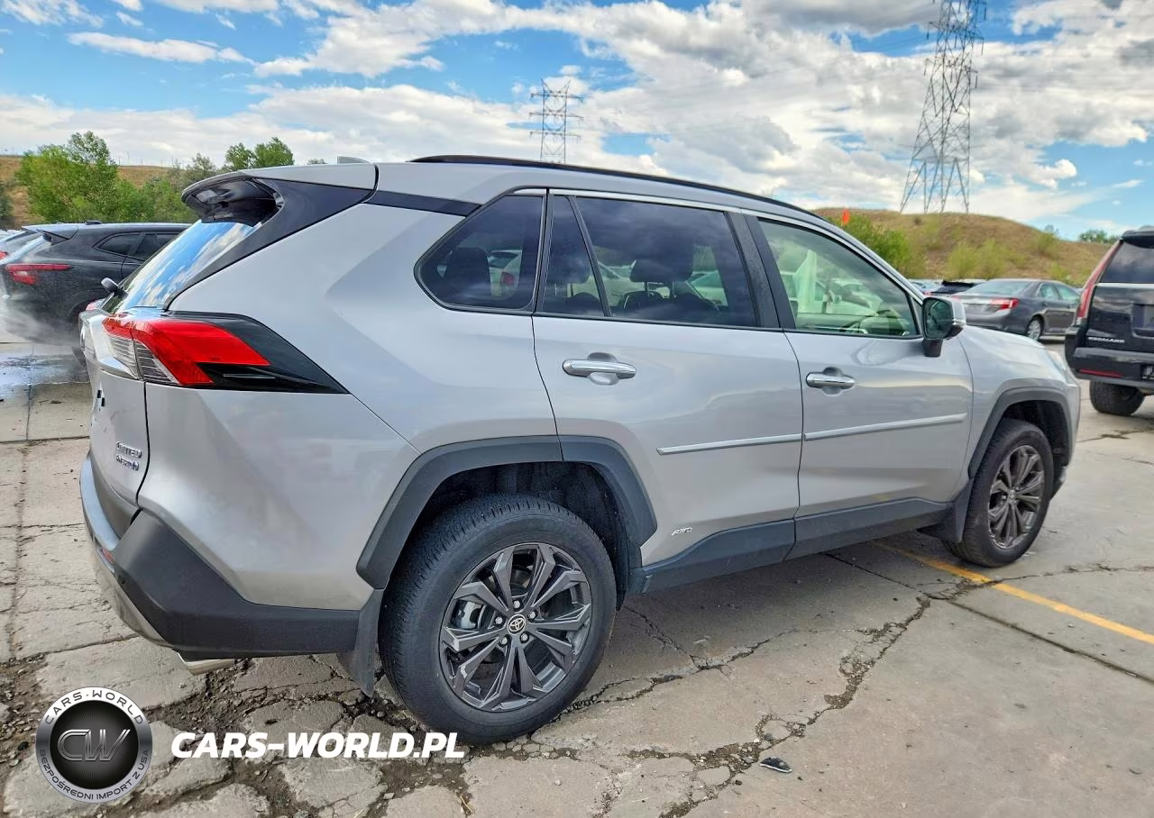 2024 Toyota Rav4 Limited VIN:JTMD6RFV3RD137589 - 3