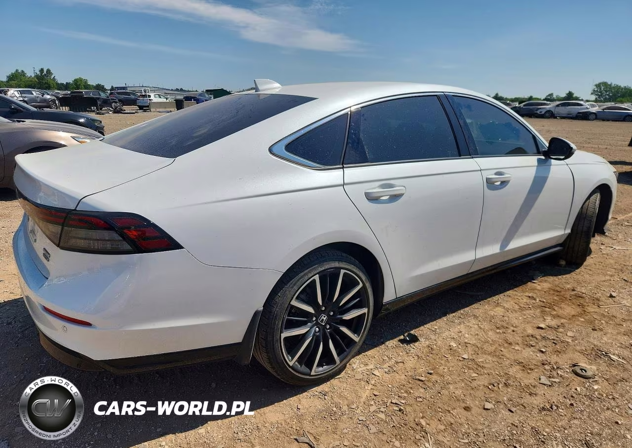 2023 Honda Accord Touring Hybrid VIN:1HGCY2F80PA024982 - 3