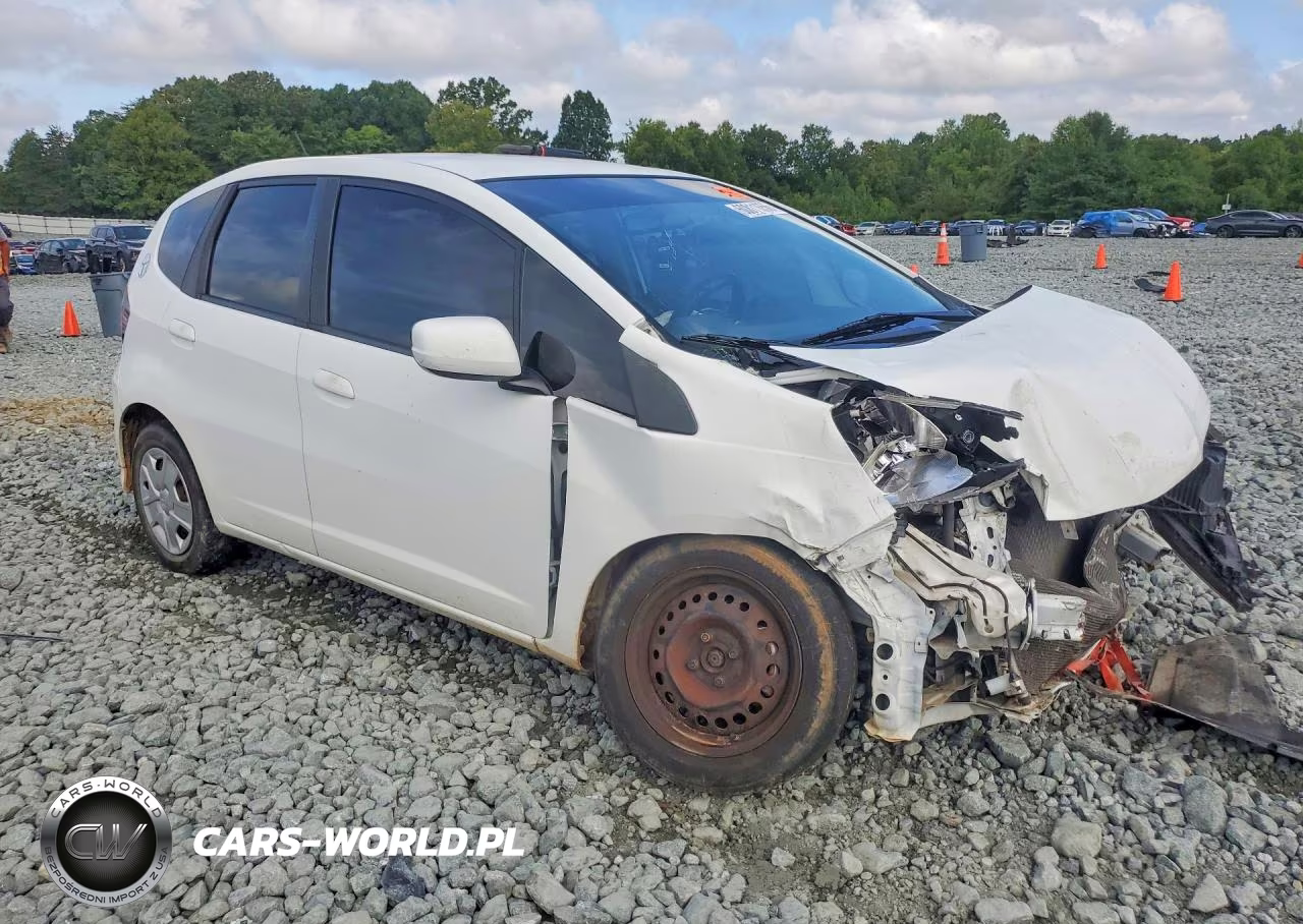 2013 Honda Fit VIN:JHMGE8H36DC061613 - 4