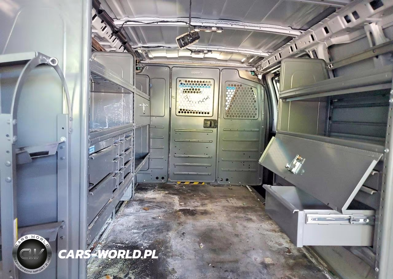 2023 Chevrolet Express VIN:1GCWGAFP1P1212636 - 10