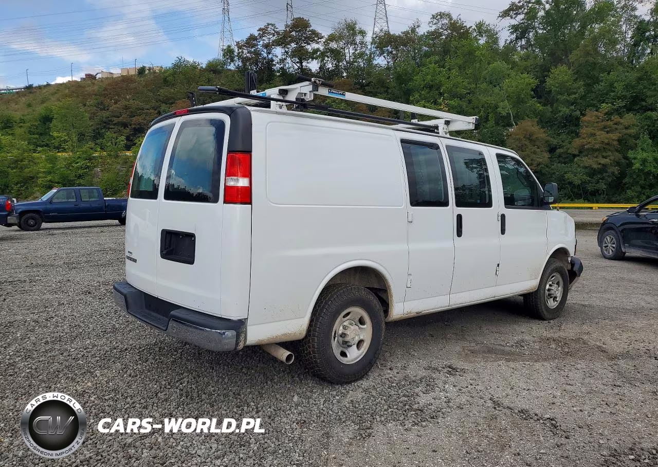 2023 Chevrolet Express VIN:1GCWGAFP1P1212636 - 3
