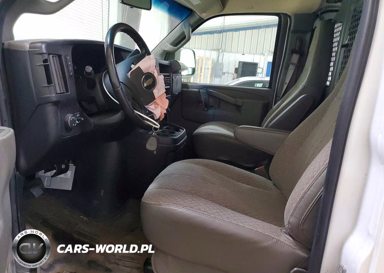 2023 Chevrolet Express VIN:1GCWGAFP1P1212636 - 7