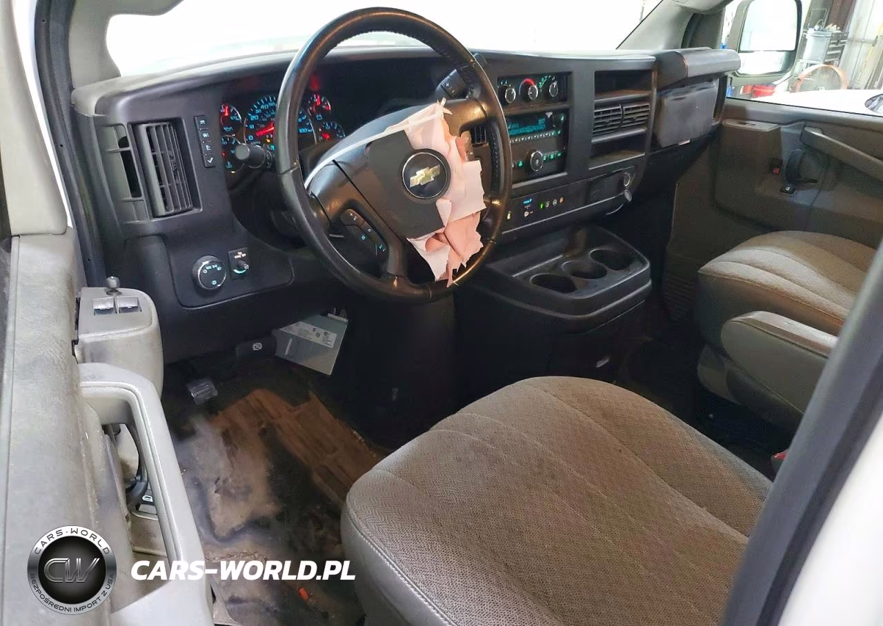 2023 Chevrolet Express VIN:1GCWGAFP1P1212636 - 8