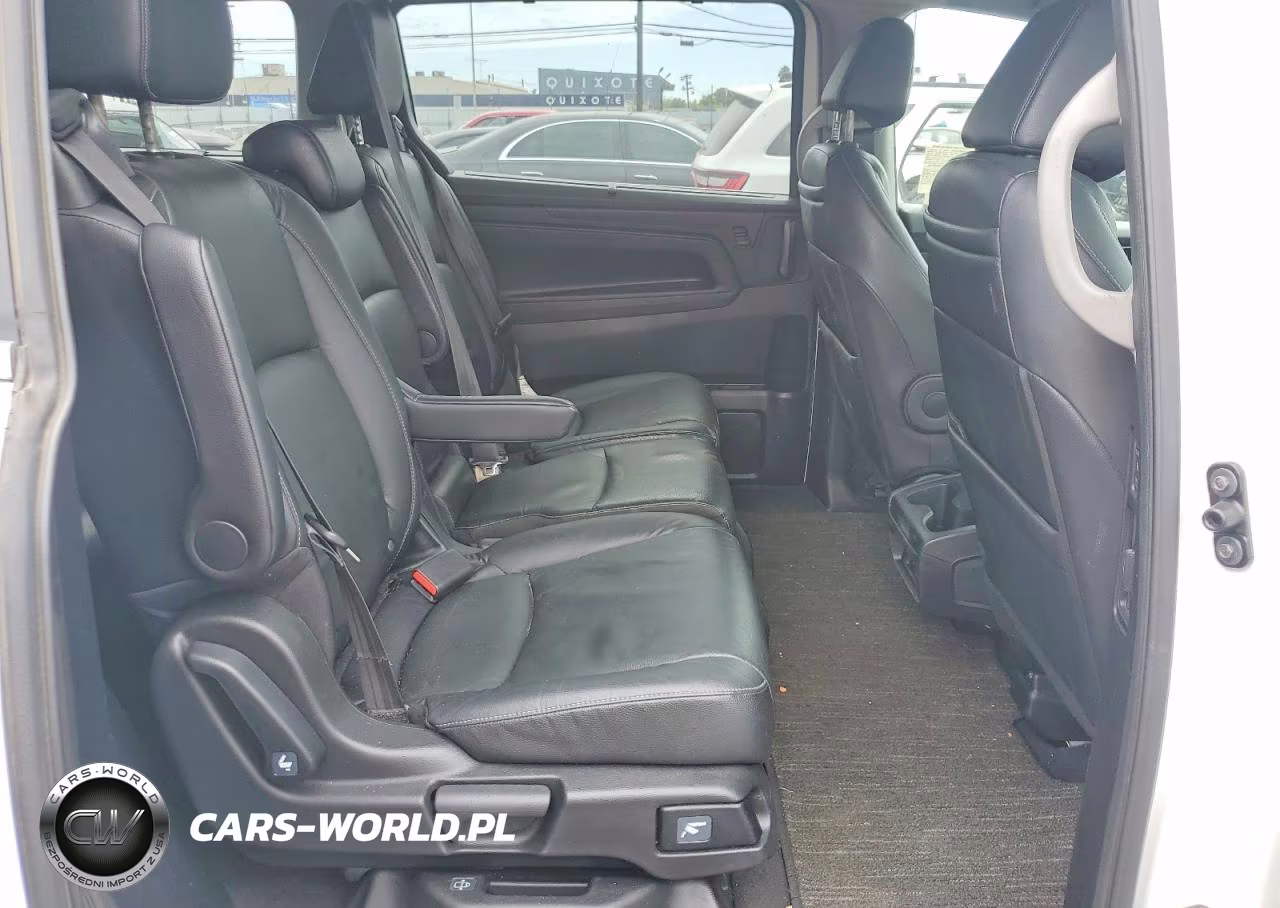 2021 Honda Odyssey Touring VIN:5FNRL6H85MB037810 - 11