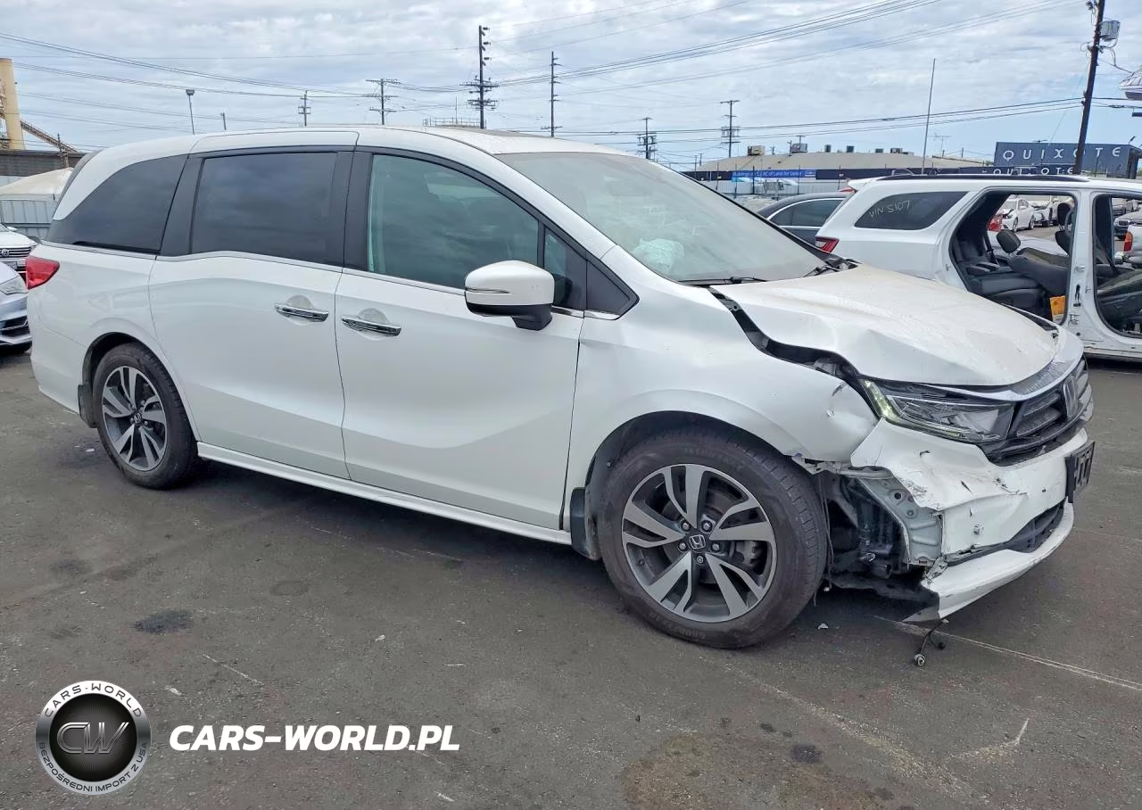 2021 Honda Odyssey Touring VIN:5FNRL6H85MB037810 - 4