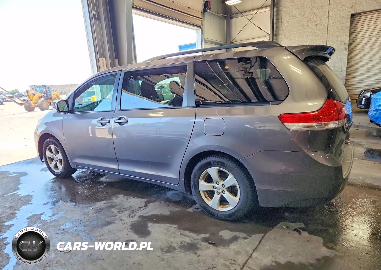 2014 Toyota Sienna Le VIN:5TDKK3DC8ES485579 - 2