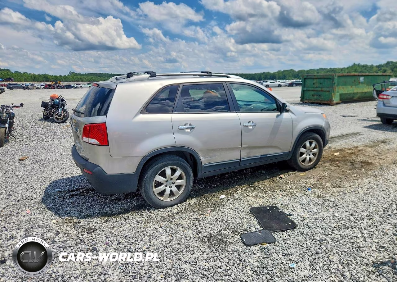 2013 Kia Sorento Lx VIN:5XYKT4A69DG312392 - 3