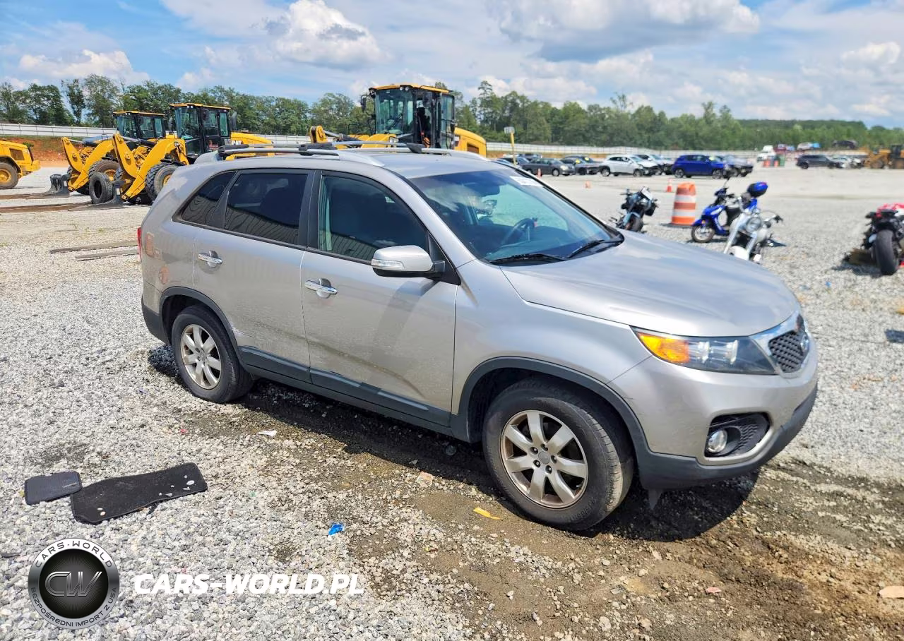 2013 Kia Sorento Lx VIN:5XYKT4A69DG312392 - 4