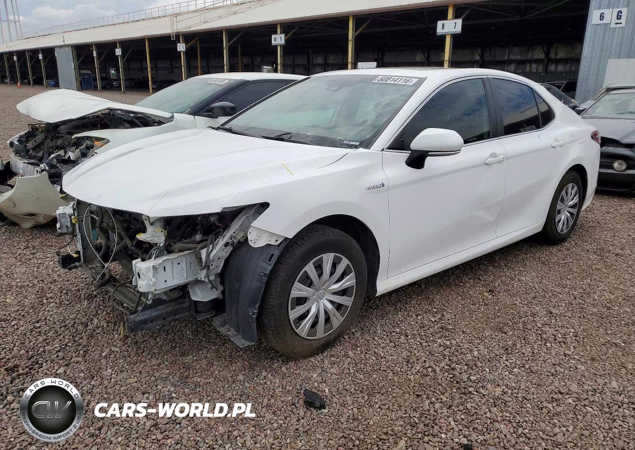 2020 Toyota Camry Le – zdjęcie 1 z 13