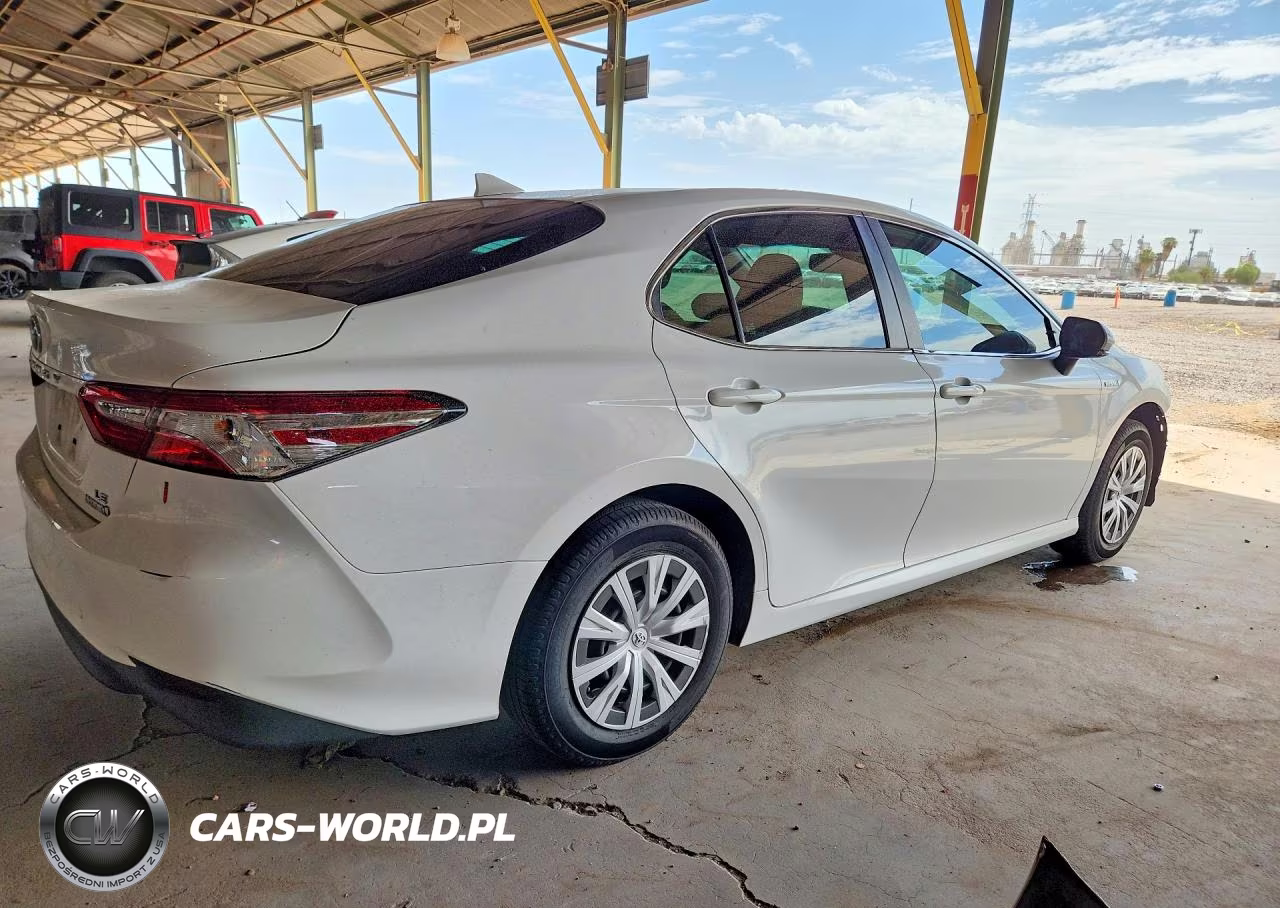 2020 Toyota Camry Le VIN:4T1E31AK7LU525388 - 3