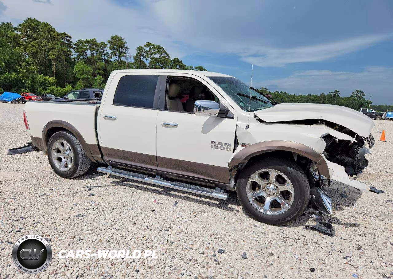 2018 Ram 1500 Laramie VIN:1C6RR6NTXJS100509 - 4