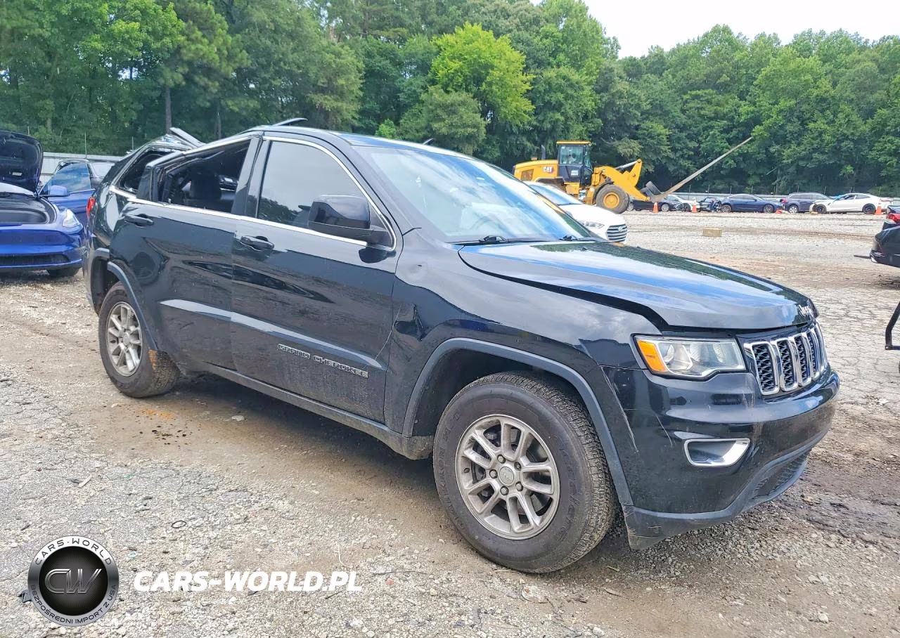 2018 Jeep Grand Cherokee Laredo VIN:1C4RJEAG3JC447127 - 4