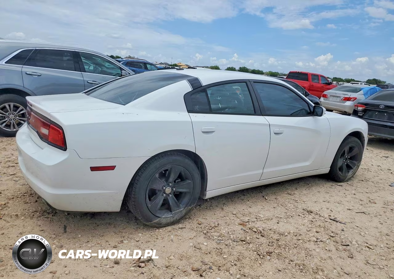 2011 Dodge Charger VIN:2B3CL3CGXBH560171 - 3