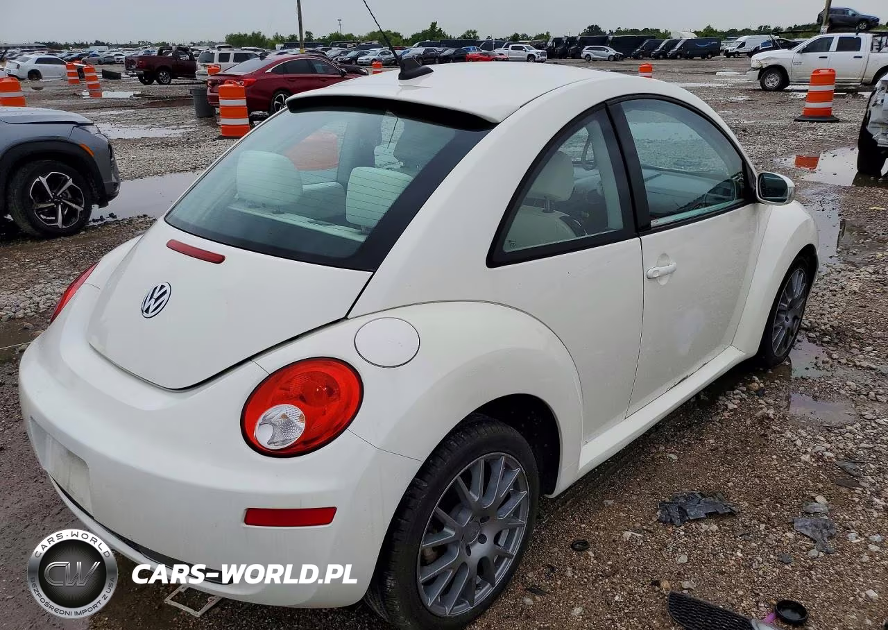 2008 Volkswagen New Beetle Triple White VIN:3VWFG31C98M510692 - 3