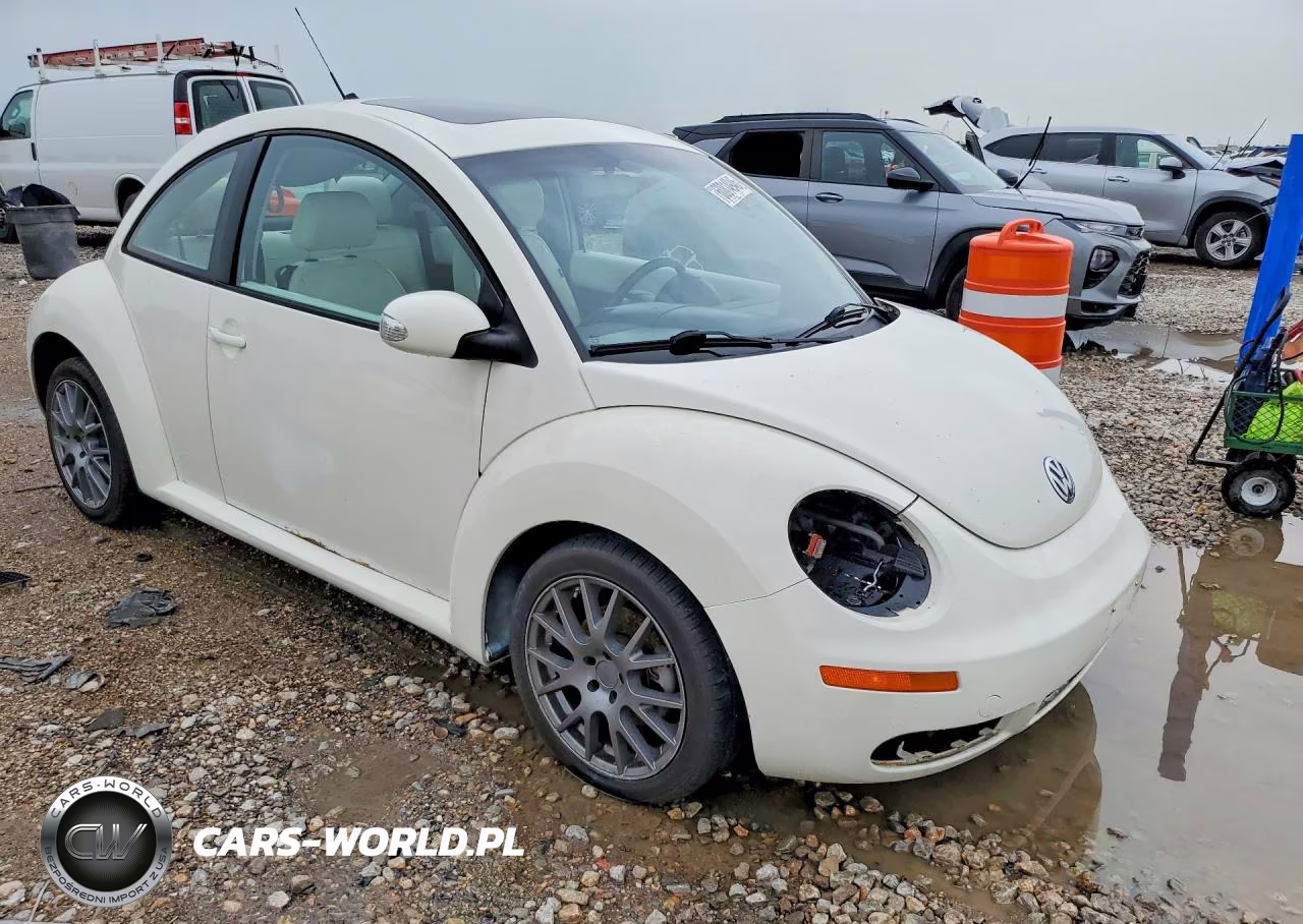 2008 Volkswagen New Beetle Triple White VIN:3VWFG31C98M510692 - 4