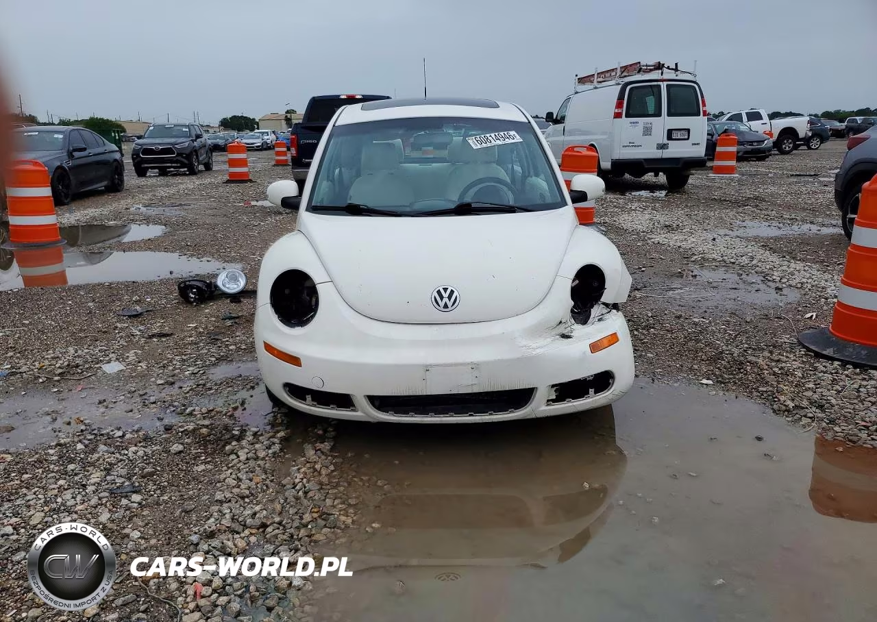 2008 Volkswagen New Beetle Triple White VIN:3VWFG31C98M510692 - 5