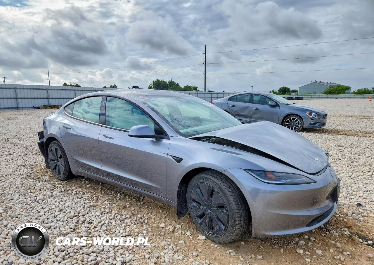 2025 Tesla Model 3 VIN:5YJ3E1EA5SF969142 - 4