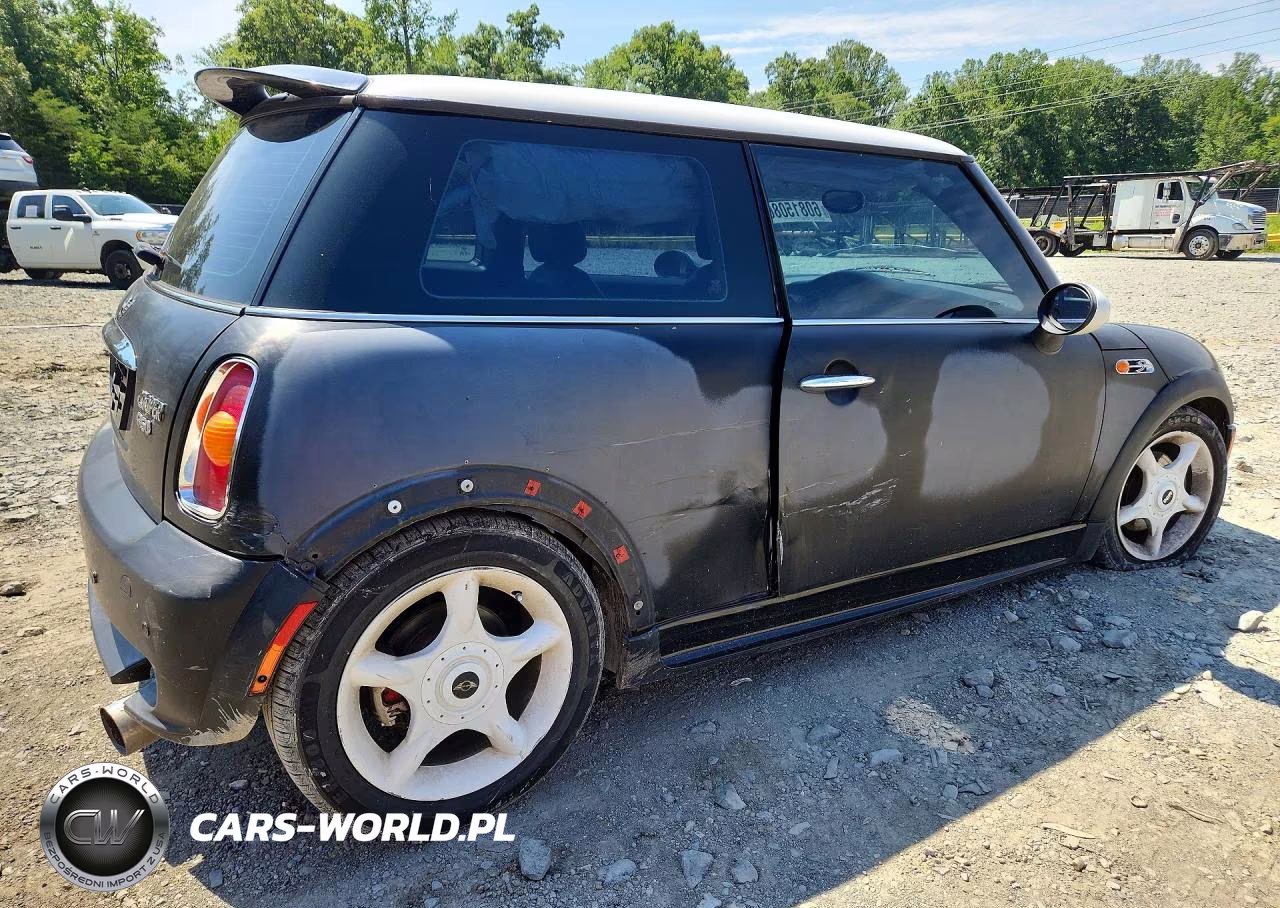 2004 Mini Cooper VIN:WMWRC33404TC55976 - 3