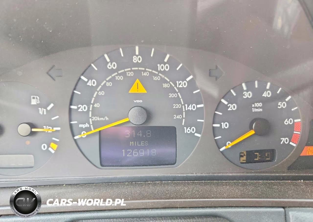 2002 Mercedes-Benz E 320 VIN:WDBJF65J52B422570 - 9