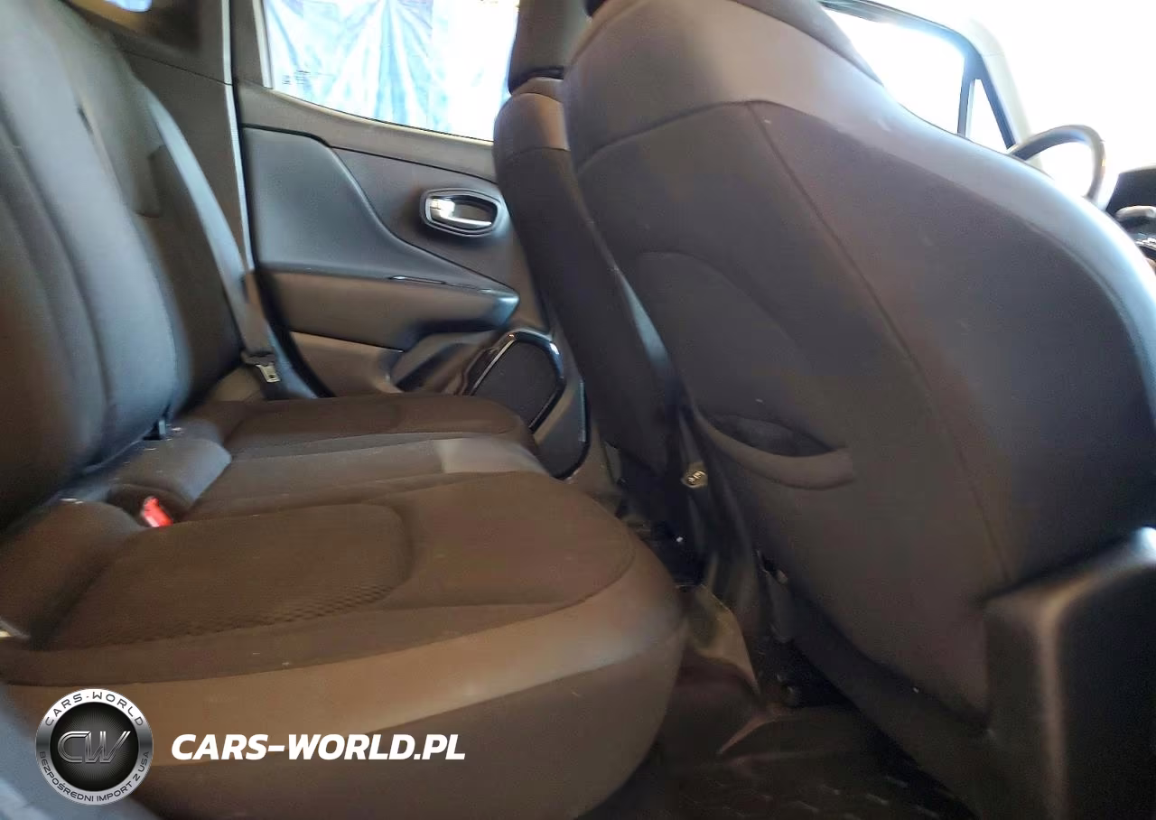 2018 Jeep Renegade Latitude VIN:ZACCJABB8JPG74763 - 11