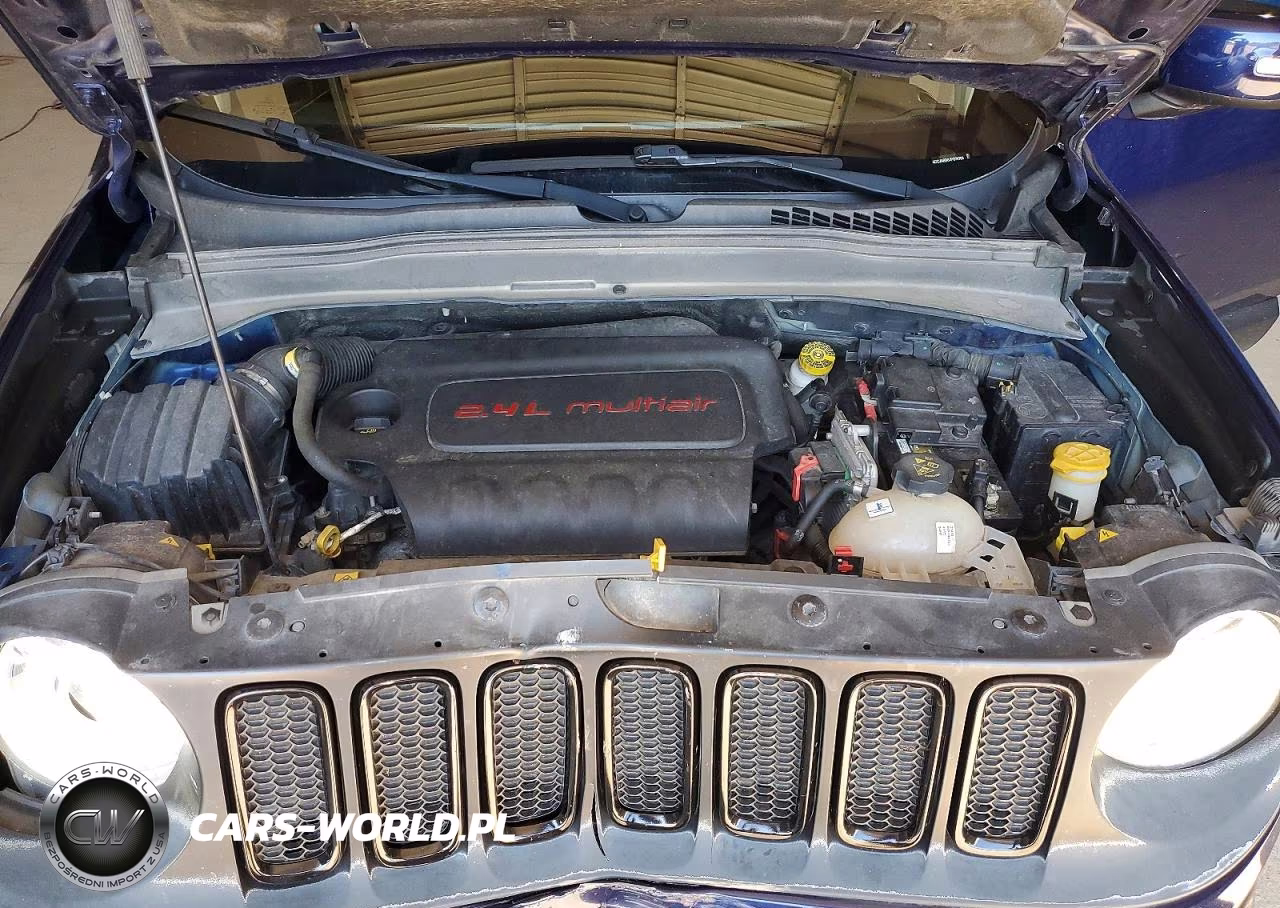 2018 Jeep Renegade Latitude VIN:ZACCJABB8JPG74763 - 12