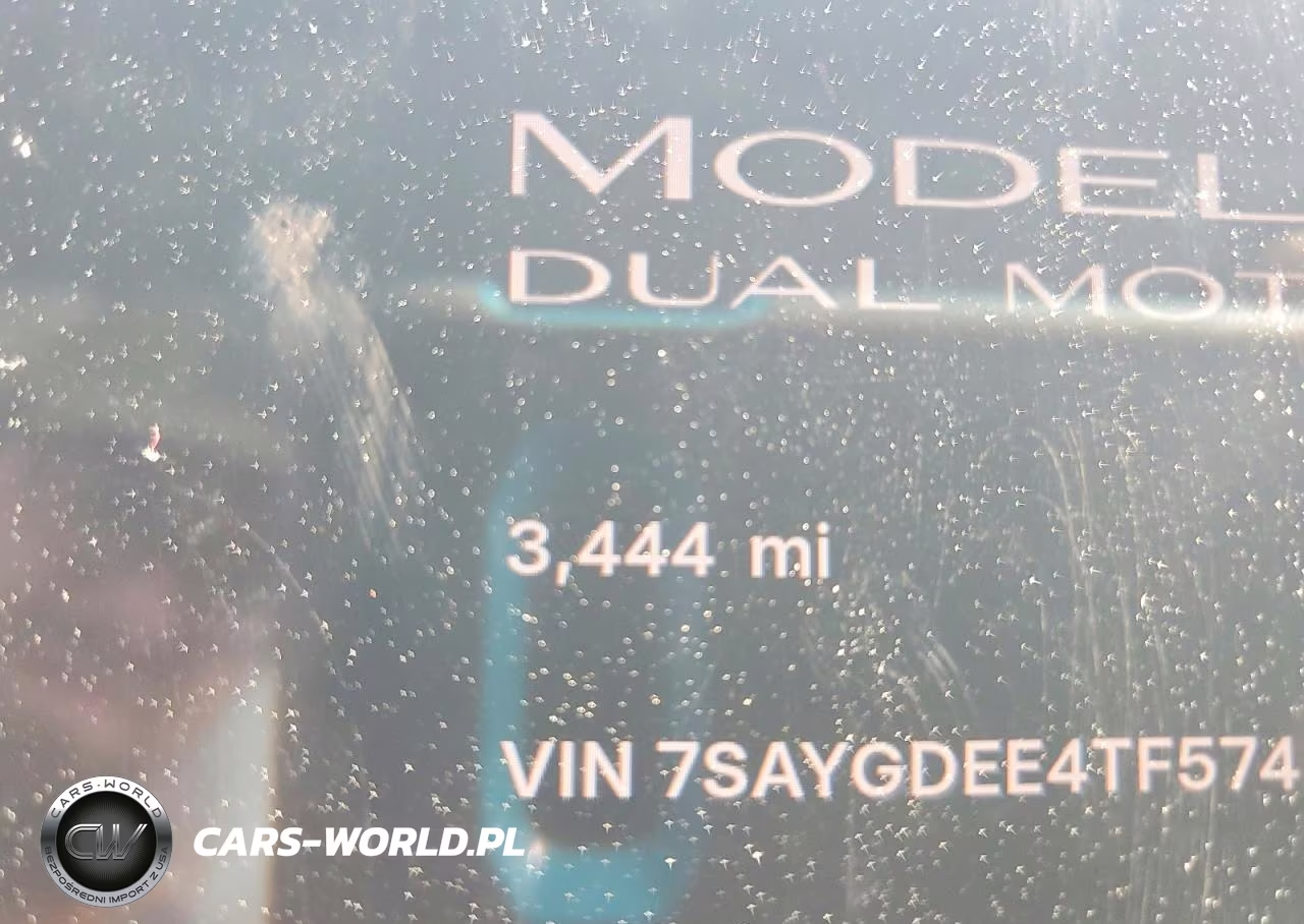 2026 Tesla Model Y VIN:7SAYGDEE4TF574586 - 9