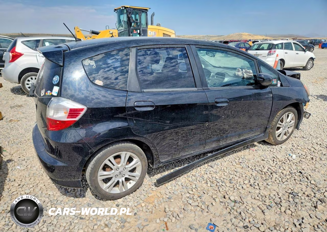 2010 Honda Fit Sport VIN:JHMGE8H41AC023405 - 3