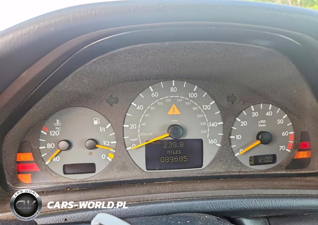 2001 Mercedes-Benz Clk 430 VIN:WDBLK70G81T056523 - 9