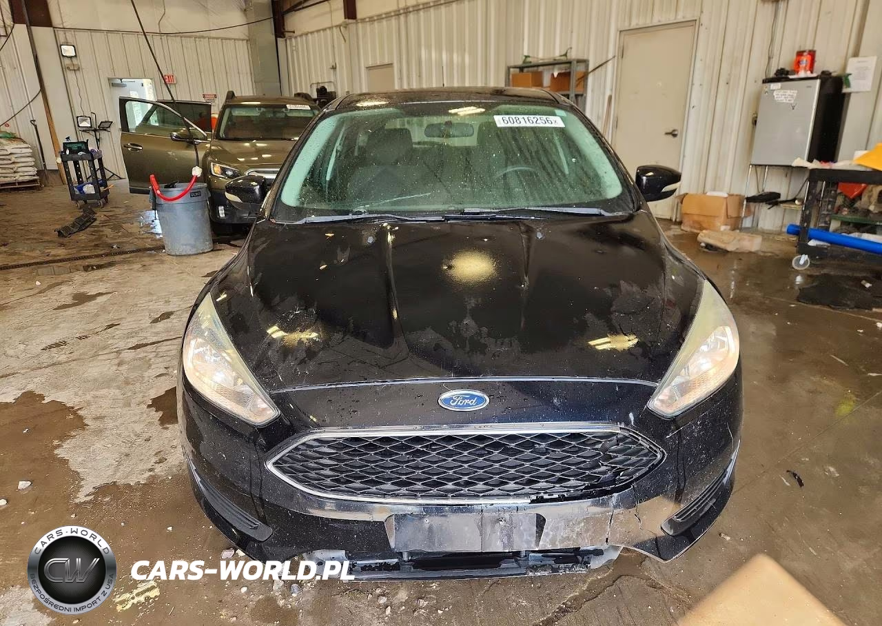 2016 Ford Focus Se VIN:1FADP3K28GL285753 - 5