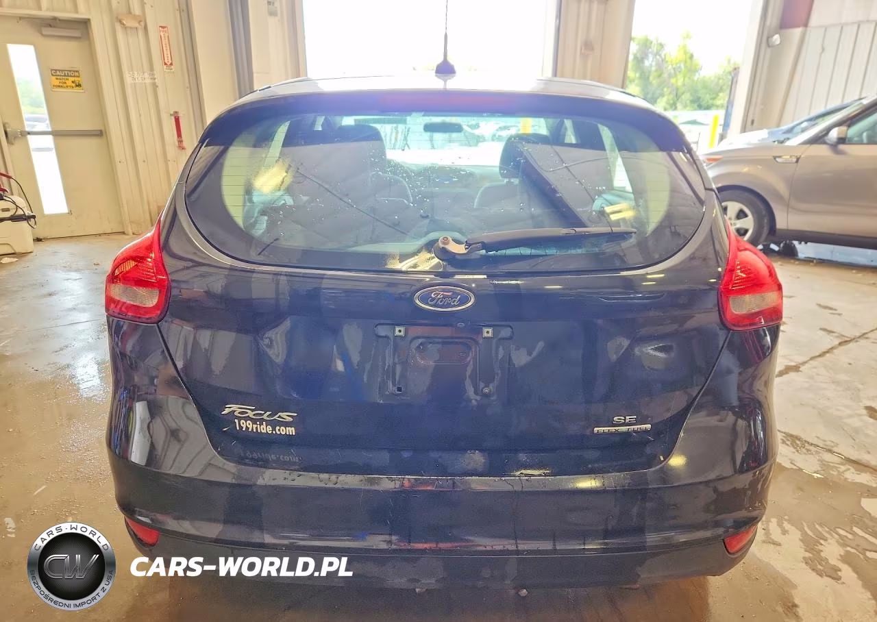 2016 Ford Focus Se VIN:1FADP3K28GL285753 - 6