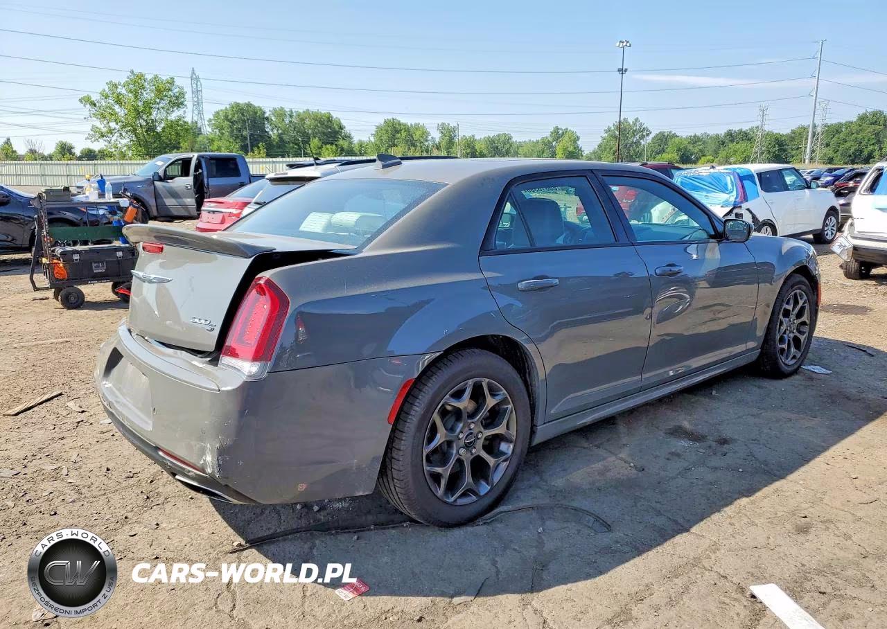 2018 Chrysler 300 S VIN:2C3CCAGG1JH141643 - 3