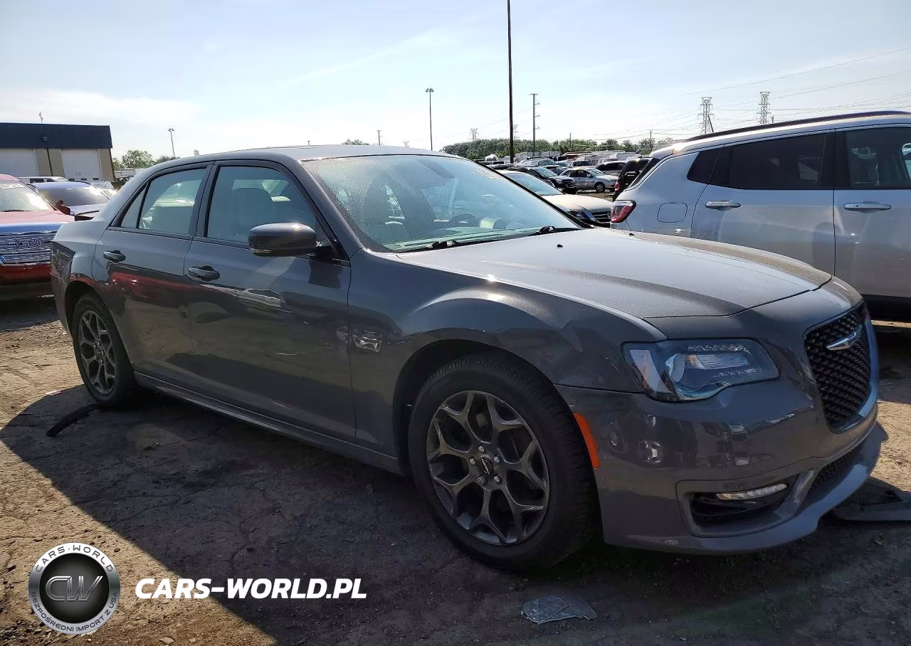 2018 Chrysler 300 S VIN:2C3CCAGG1JH141643 - 4