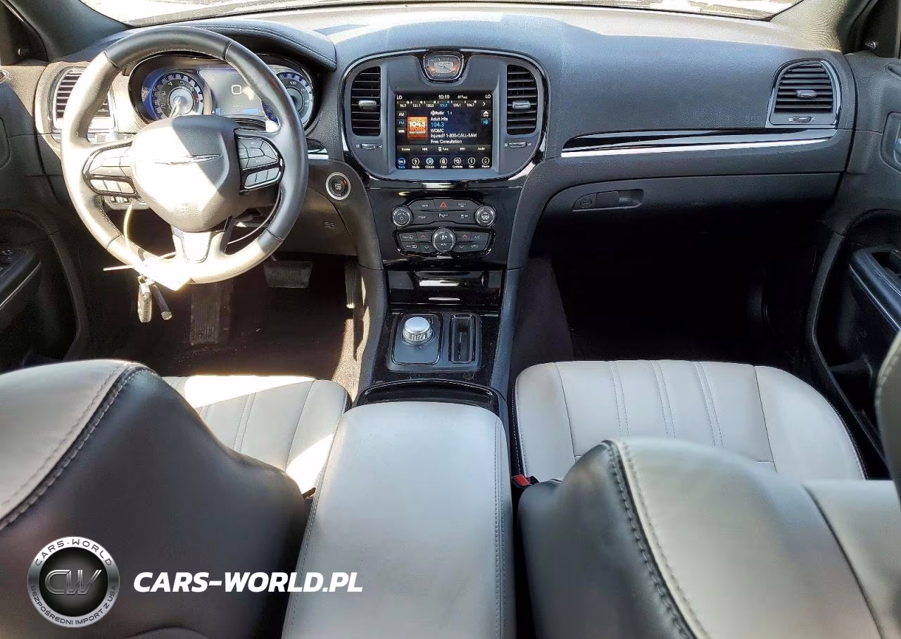 2018 Chrysler 300 S VIN:2C3CCAGG1JH141643 - 8