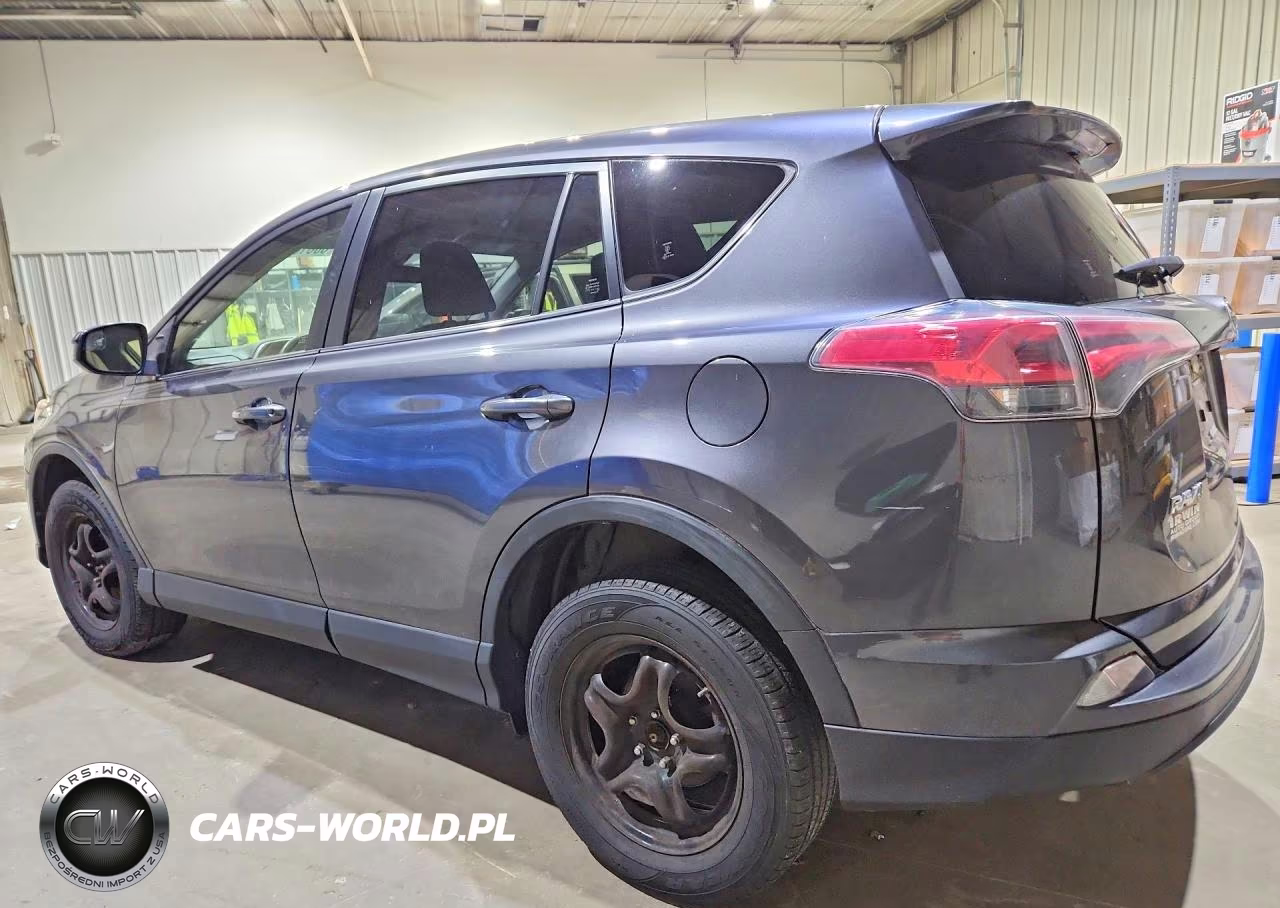 2018 Toyota Rav4 Le VIN:JTMBFREV2JJ215035 - 2