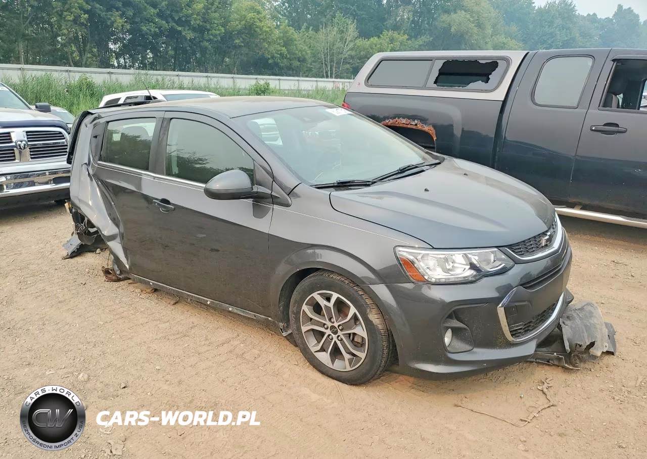 2019 Chevrolet Sonic Lt VIN:1G1JD6SBXK4108463 - 4