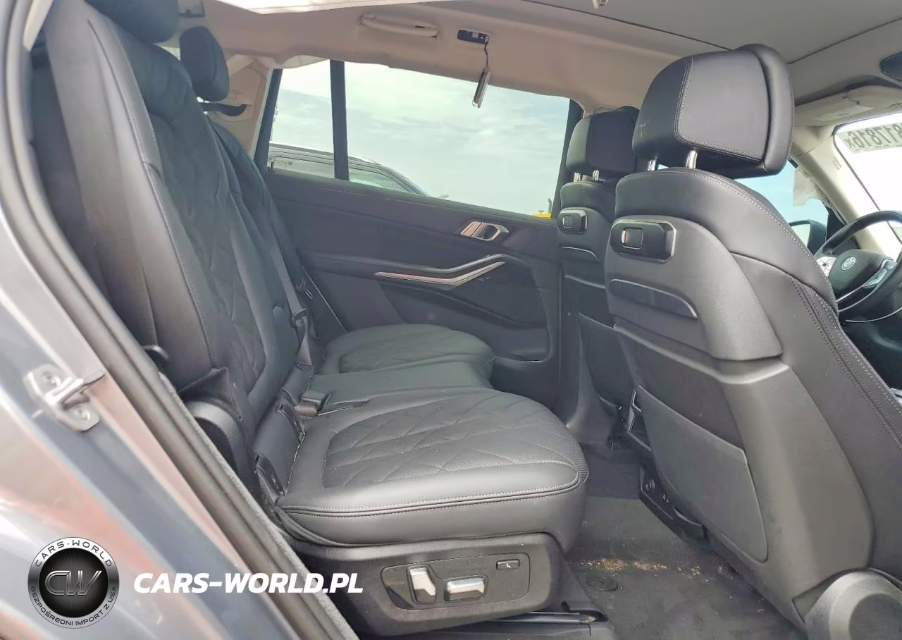 2025 BMW X7 xDrive40I VIN:5UX23EM0XS9X81257 - 11