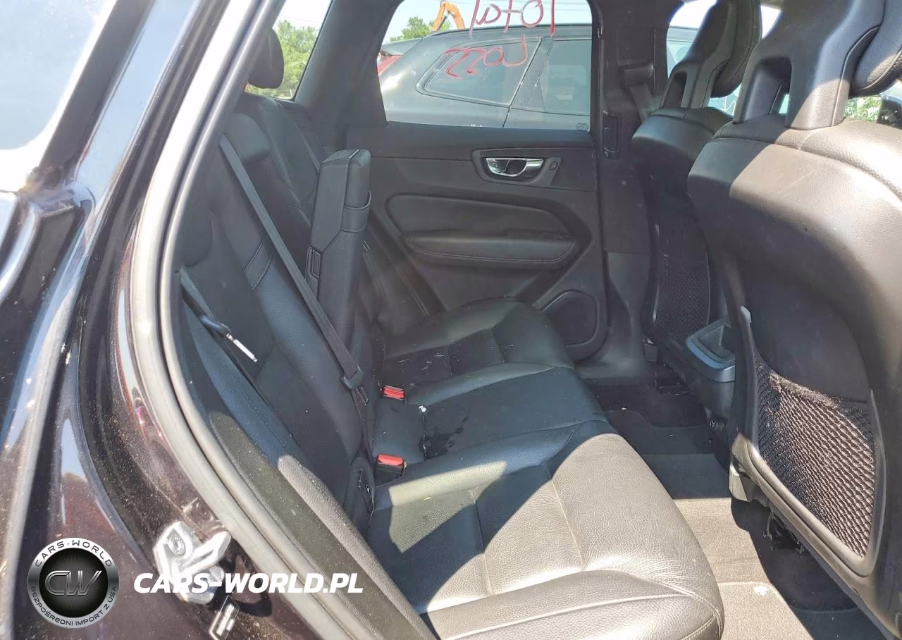 2018 Volvo Xc60 T5 Momentum VIN:YV4102RK0J1077030 - 11