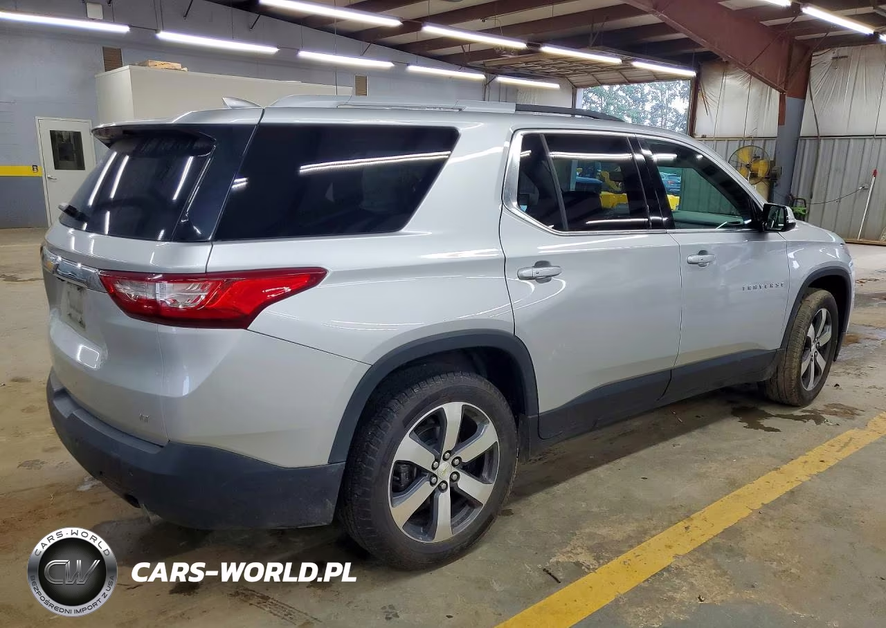 2018 Chevrolet Traverse Lt VIN:1GNERHKW1JJ105290 - 3