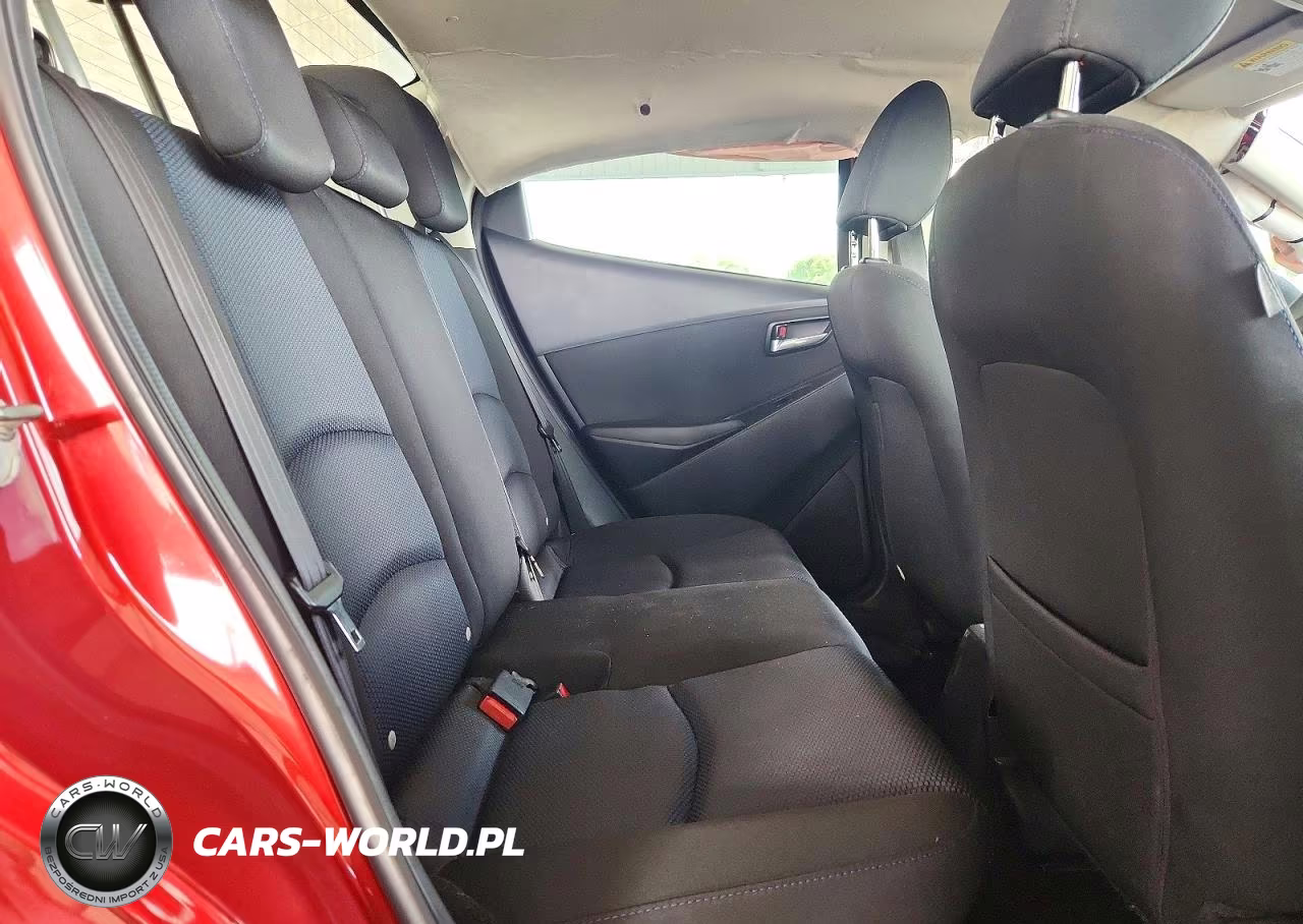 2018 Toyota Yaris Ia Base VIN:3MYDLBYV1JY302636 - 10