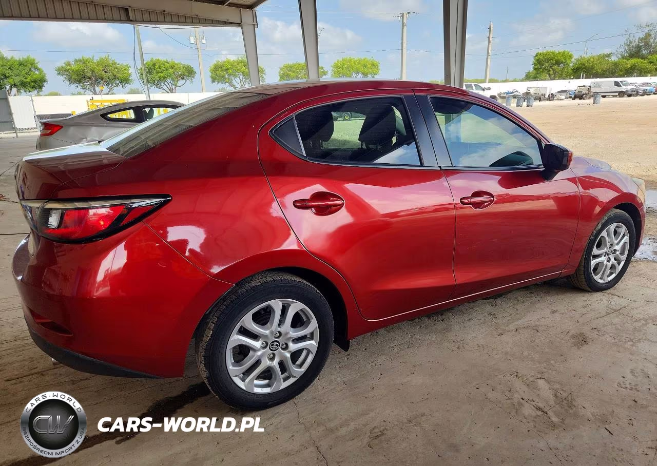 2018 Toyota Yaris Ia Base VIN:3MYDLBYV1JY302636 - 3