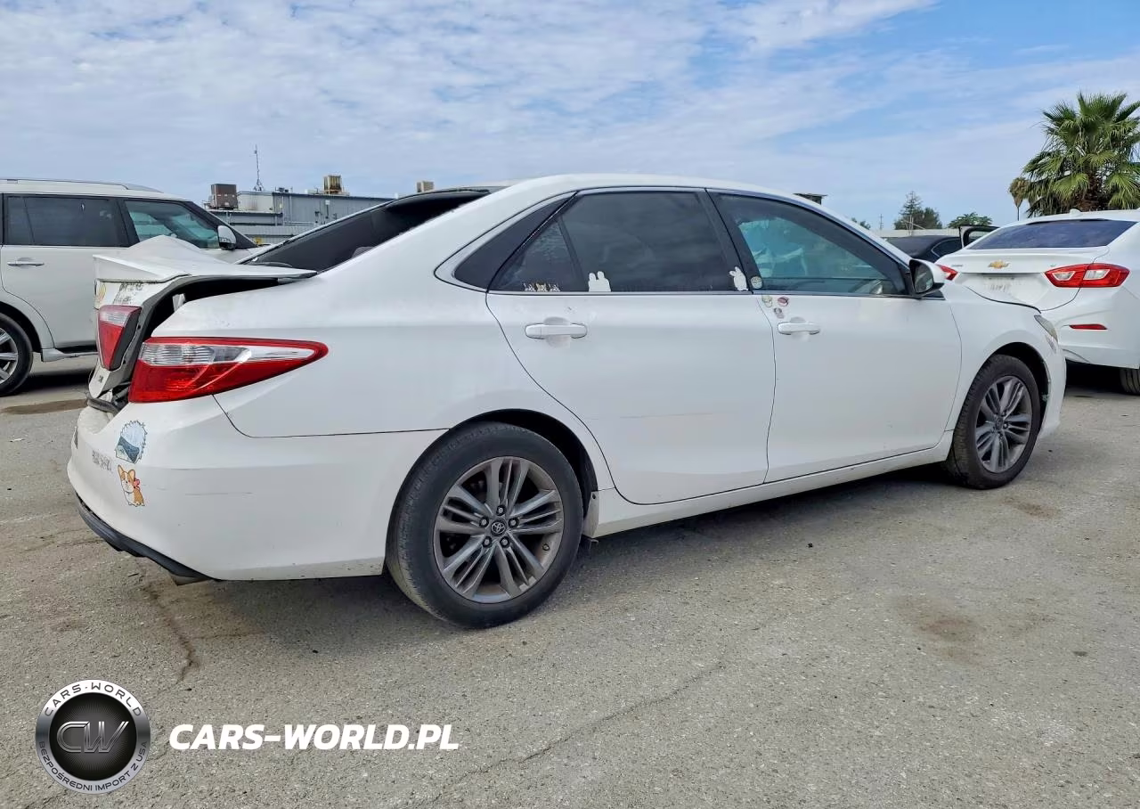 2016 Toyota Camry Se VIN:4T1BF1FK0GU251976 - 3