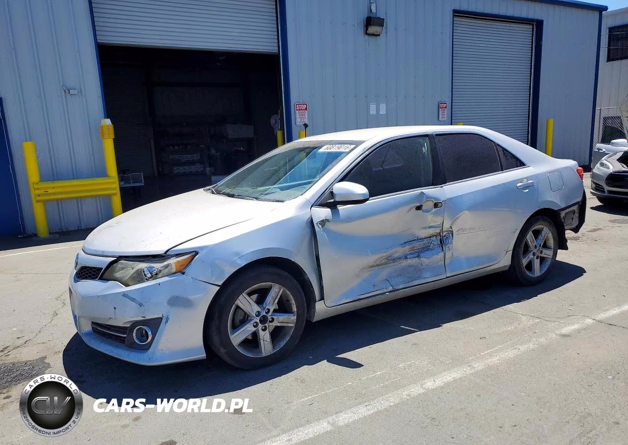 2014 Toyota Camry Se – zdjęcie 1 z 12
