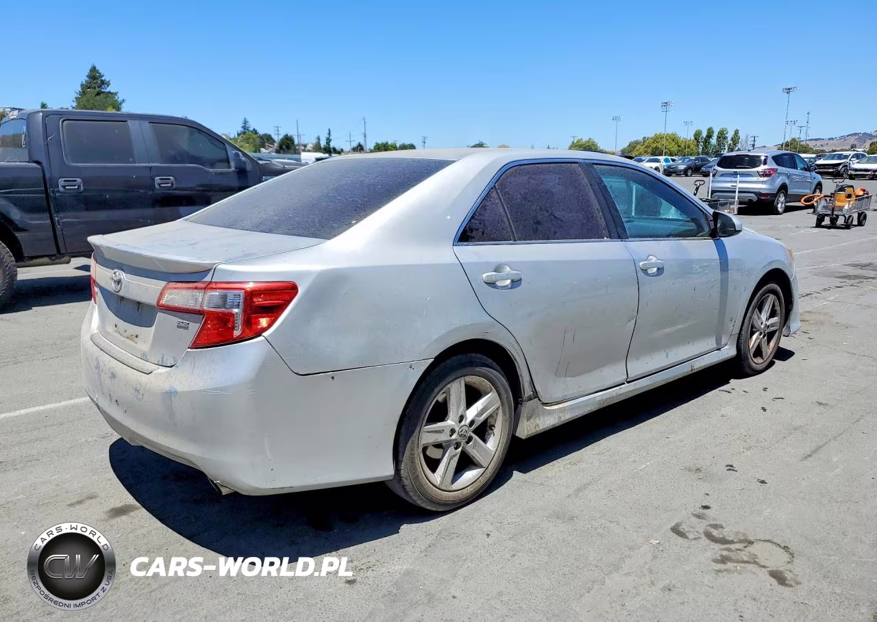2014 Toyota Camry Se VIN:4T1BF1FK5EU320089 - 3