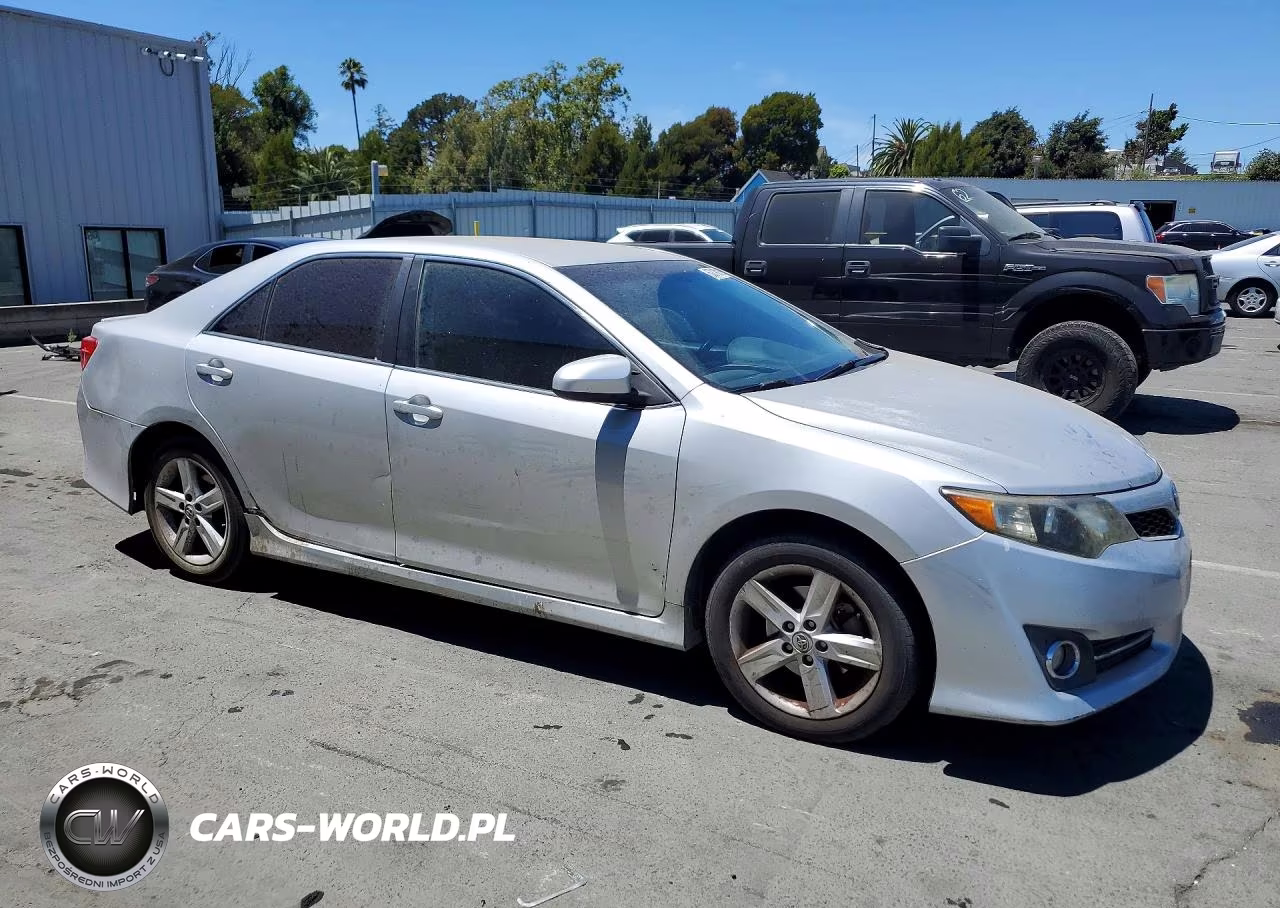 2014 Toyota Camry Se VIN:4T1BF1FK5EU320089 - 4
