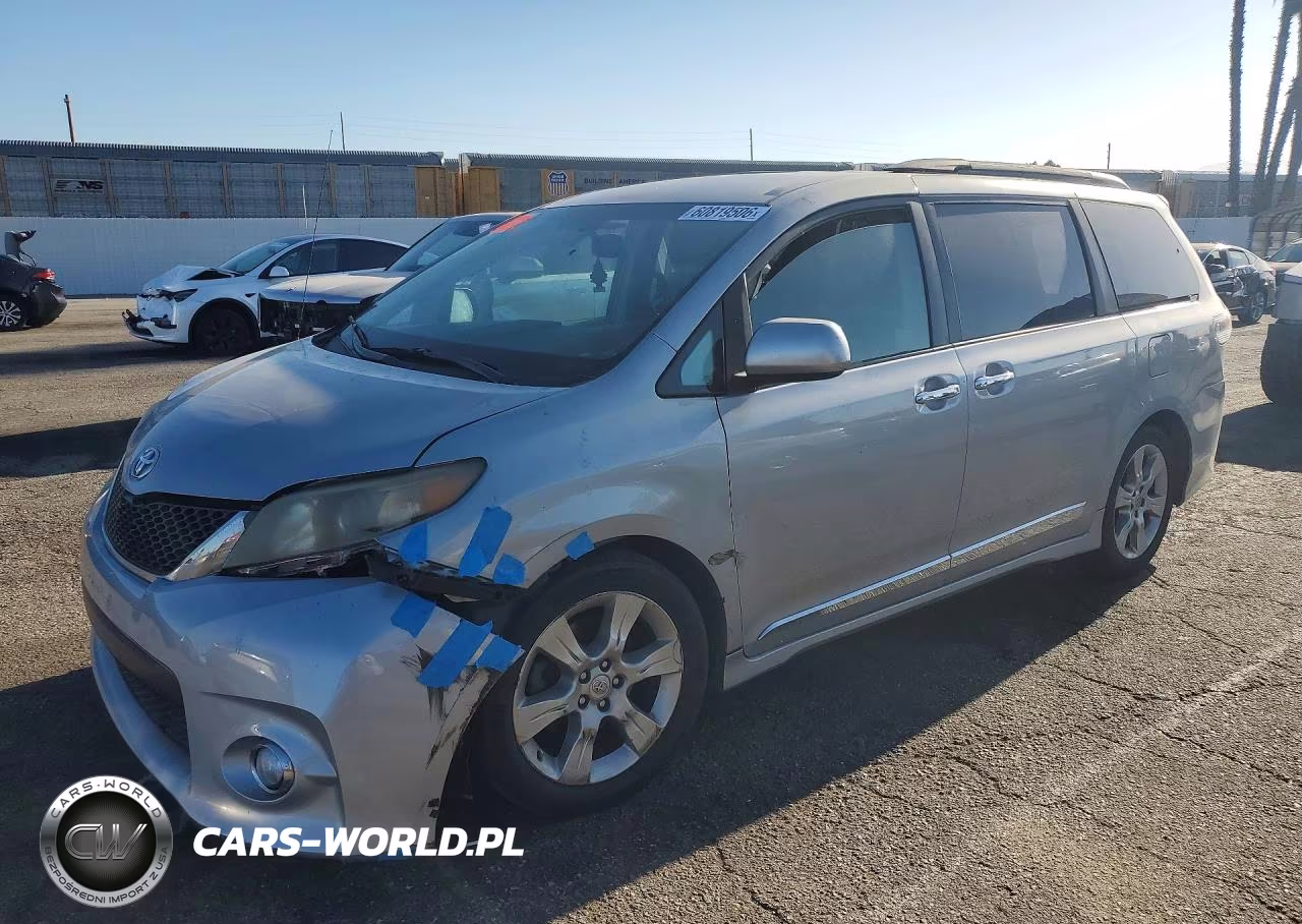 2013 Toyota Sienna Sport